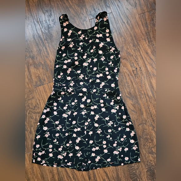 Reformation Dresses & Skirts - Reformation Black and Floral Dress with Open back Size 0
